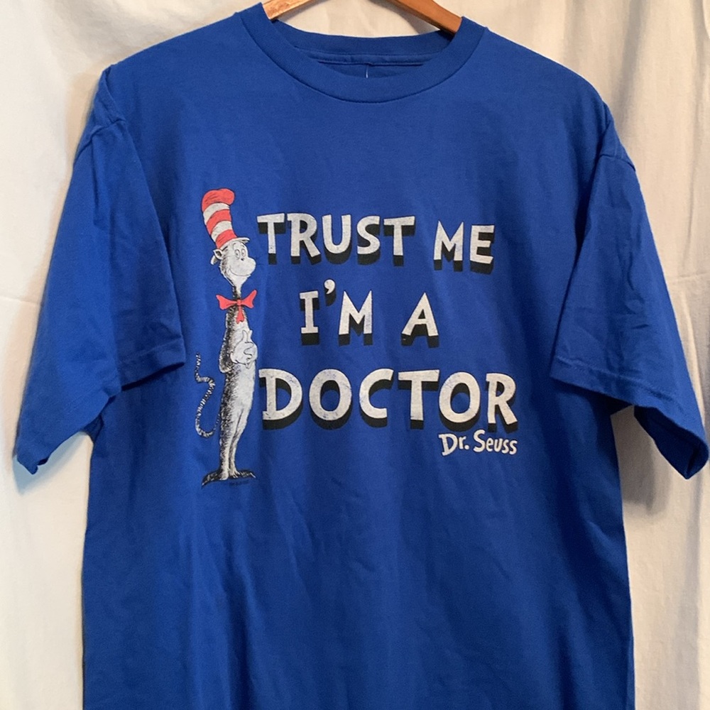 New with tags blue short sleeve t-shirt shirt Men’s size large Dr. Seuss cat hat - Picture 4 of 10